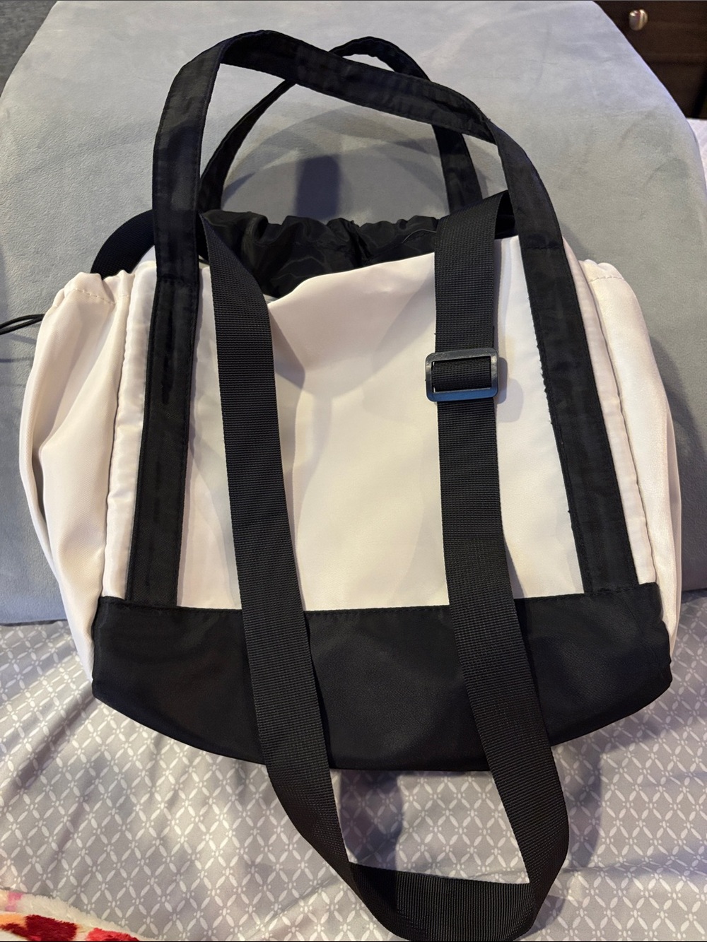 ⭐️ Star Drawstring Bag - Picture 3 of 7